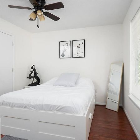 Spacious Condo Mins To Shands, University, & Downtown! ゲインズビル エクステリア 写真