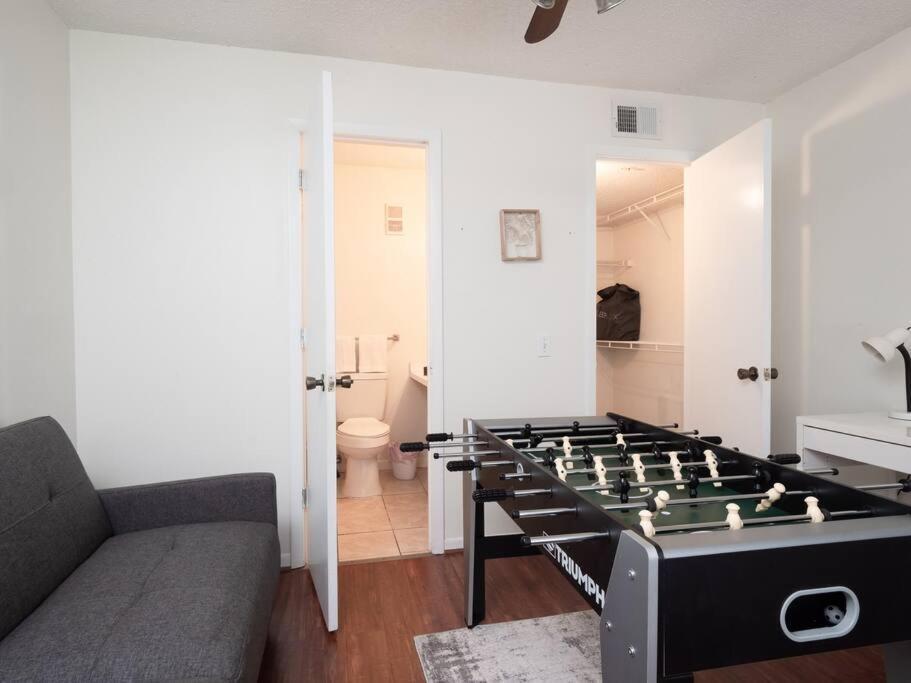 Spacious Condo Mins To Shands, University, & Downtown! ゲインズビル エクステリア 写真