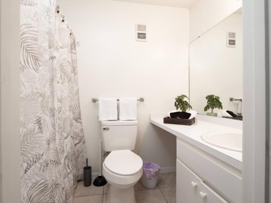 Spacious Condo Mins To Shands, University, & Downtown! ゲインズビル エクステリア 写真