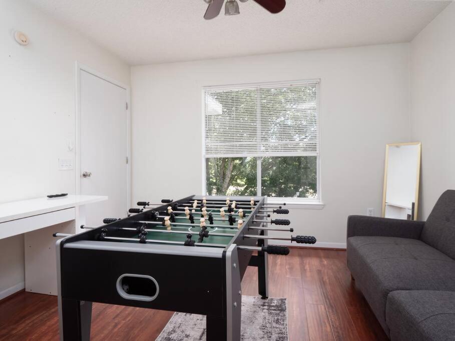 Spacious Condo Mins To Shands, University, & Downtown! ゲインズビル エクステリア 写真