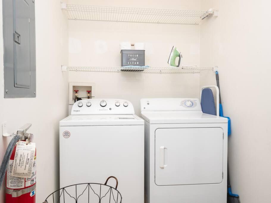 Spacious Condo Mins To Shands, University, & Downtown! ゲインズビル エクステリア 写真