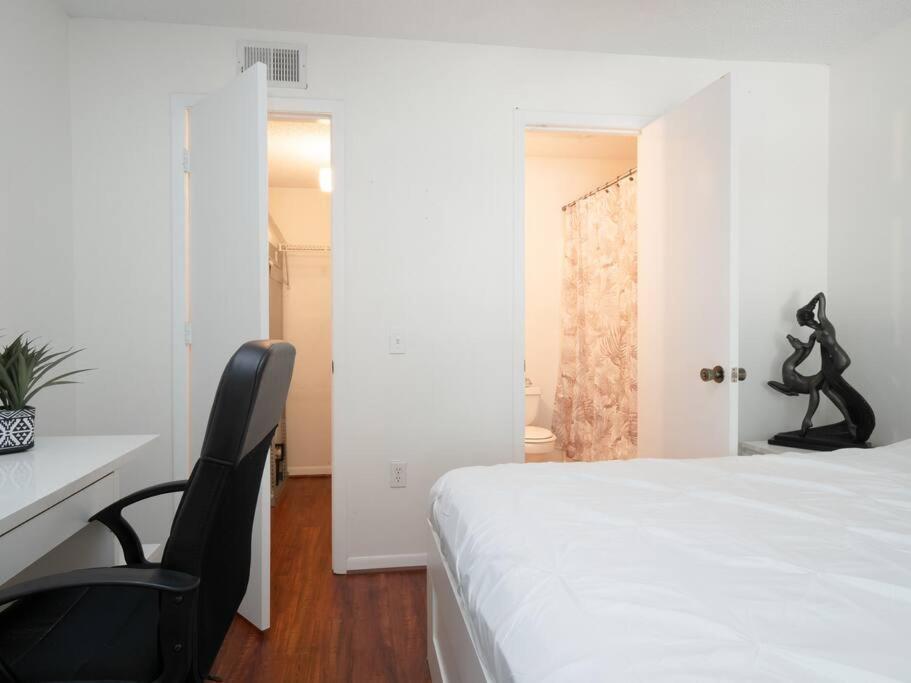 Spacious Condo Mins To Shands, University, & Downtown! ゲインズビル エクステリア 写真