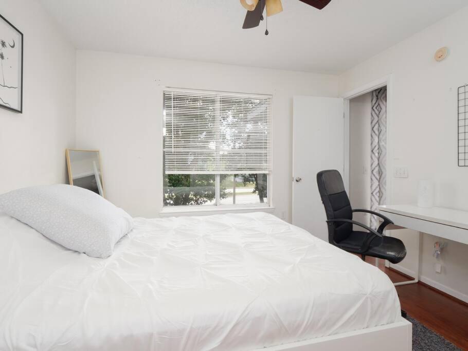 Spacious Condo Mins To Shands, University, & Downtown! ゲインズビル エクステリア 写真