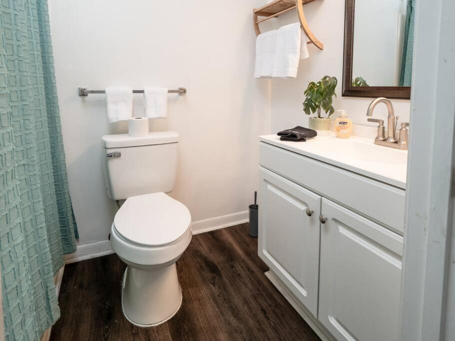 Spacious Condo Mins To Shands, University, & Downtown! ゲインズビル エクステリア 写真